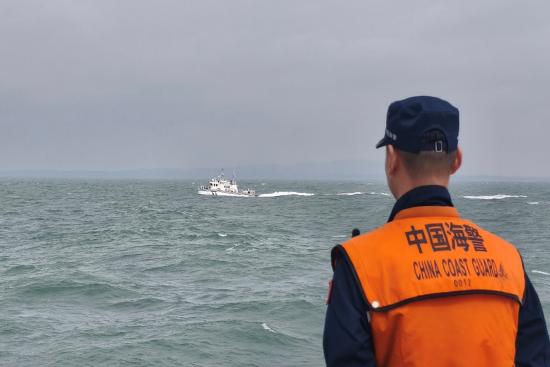 2月25日，福建海警组织舰艇编队在金门附近海域开展执法巡查 图源中国海警